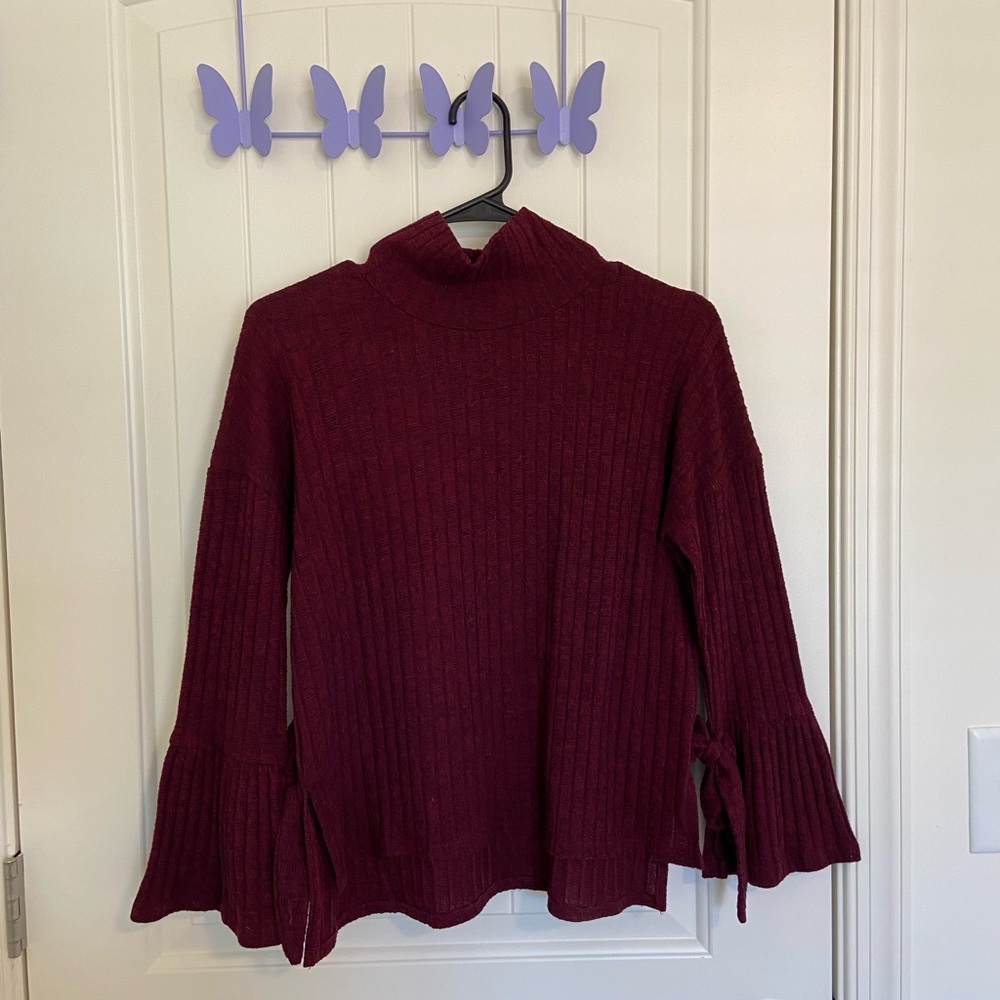 Derek Heart women’s turtleneck‎ flare-sleeved sweater — medium